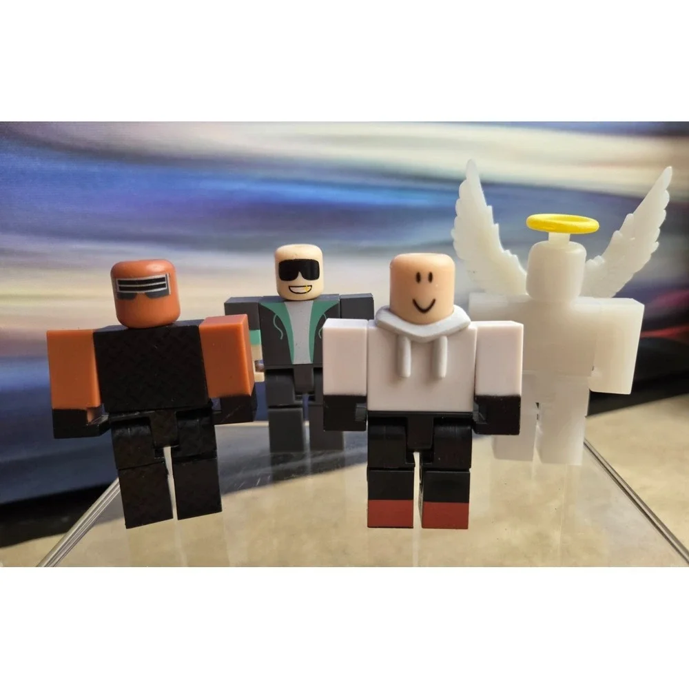 ROBLOX Action Figures, Mixed Lot of 15 1/2 Characters plus - No Codes (Lot A)